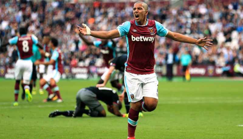 بالفيديو.. فيغولي يحرج نجم ليفربول ميلنر ويُرقصه يمينا وشمالا