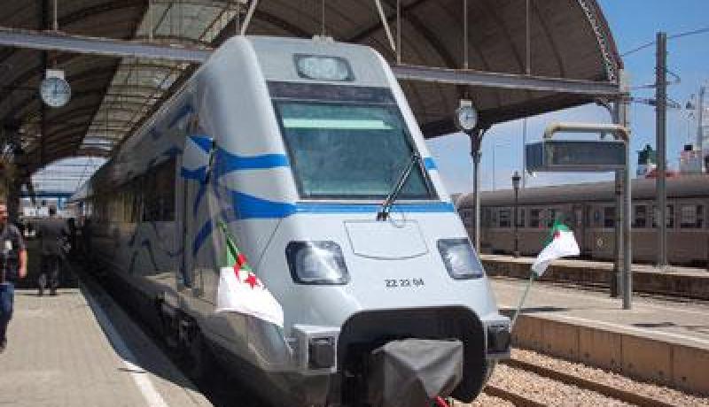 تخفيض أسعار بطاقات الاشتراك و تذاكر رحلات القطار