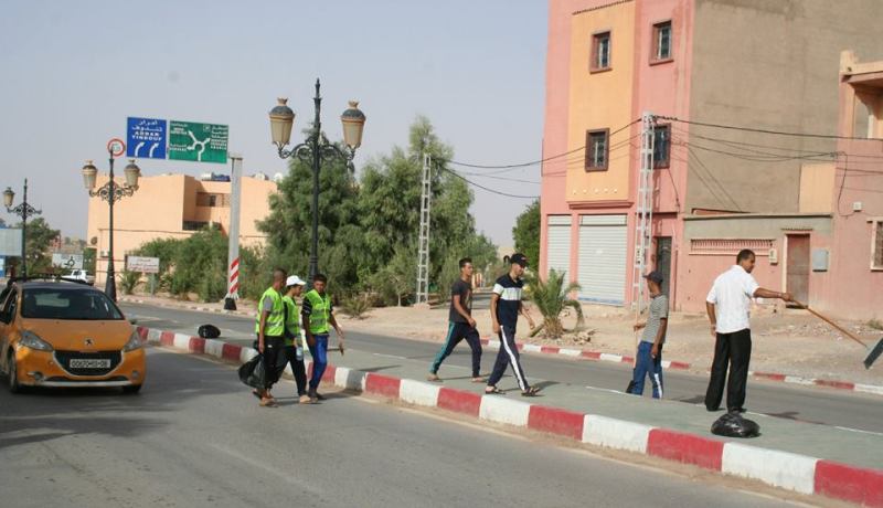 بالصور.. حملة تنظيف بأحياء ولاية بشار تحضيرا للدخول الاجتماعي