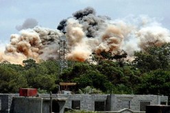 إنفجار قوي في مخزن للأسلحة قرب المطار جنوب العاصمة الليبية