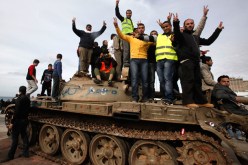 10 آلاف جندي لإسقاط ” مجنون ليبيا “