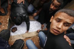 سفاح ليبيا‮ ‬يقصف المساجد‮.. ‬المستشفيات والأطفال‮‬