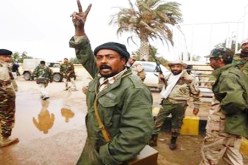 إشتباكات بين موالين للقذافي وقوات الحكومة الإنتقالية في طرابلس