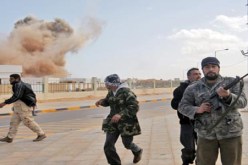 الثوار الليبيون يواصلون هجومهم على سرت