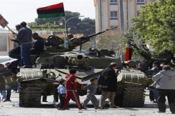 القوات الليبية تدخل سرت من الشرق