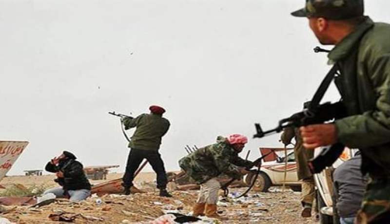 نيران القناصة توقف الزحف على مسقط رأس القذافي