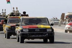 قوات المجلس الإنتقالي الليبي تسيطر على شرق سرت وأنصار القذافي يطلبون هدنة