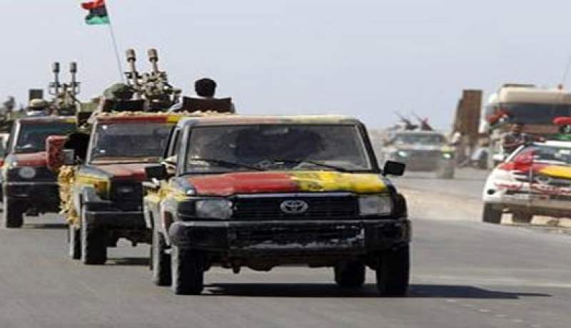 قوات المجلس الإنتقالي الليبي تسيطر على شرق سرت وأنصار القذافي يطلبون هدنة