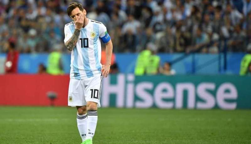مطالب بطرد ميسي من منتخب الأرجنتين قبل مواجهة نيجيريا
