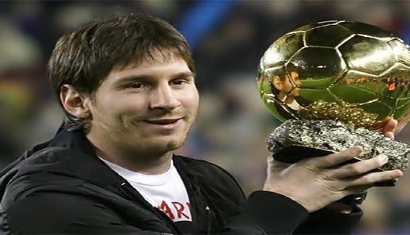 ميسي  : اتمنى ارتداء قميص نيولز أولد بويز