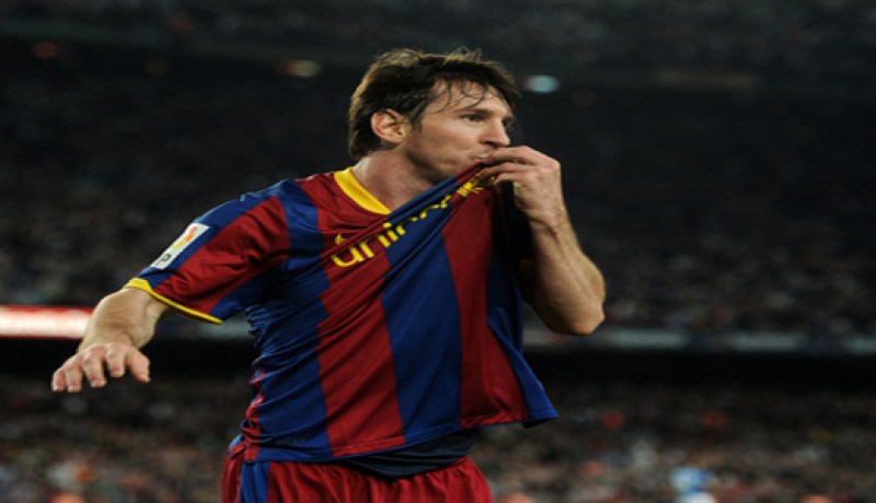 روبيرتو كارلوس :  انجي الروسي مستعد لدفع اي مبلغ اذا ارادت البارصا بيع ميسي