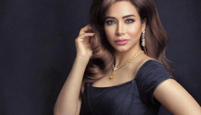 الإعلامية لجين عمران تستعد لحفل زفاف ابنتها