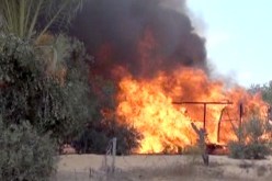 نام في شاحنته خوفا من السرقة فمات محروقا