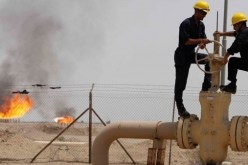 محتجون يغلقون ميناء الزويتينة النفطي في ليبيا