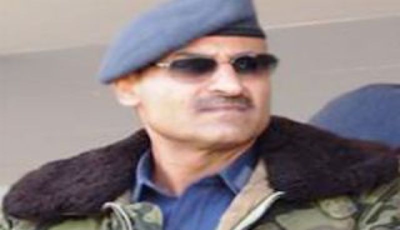 الأخ غير الشقيق للرئيس اليمني السابق يرفض إقالته من الجيش