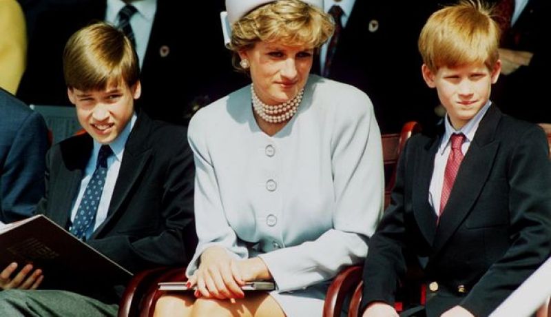 الأمير هاري يفتح النار على العائلة المالكة مجددا: حياتي كانت كابوسا!