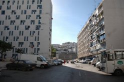 شباب يرهقهم ثمن الكراء  لإيجار شقة بالعاصمة