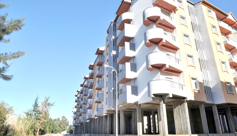 مـرق عقاري ينصب على تاجـر سـيارات ومجــوهراتي