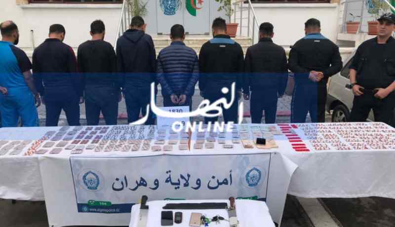 بالصور..حجز 1820 قرصا مهلوسا وتوقيف 4 مروجين في عمليتين أمنيتين بوهران