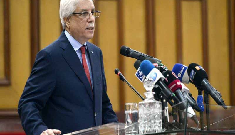 لوح يكوّن القضاة ضد المناورات والابتزاز