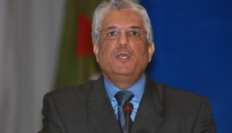1820 مقابل 10344 طلب بالمدية