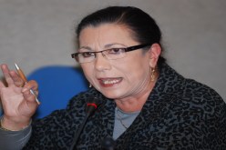 حنون‮ ''‬كبرت‮'' ‬على الأمازيغية