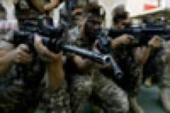 هولندا ترسل 380 عنصر واربع مروحيات  اباتشي  الى مالي