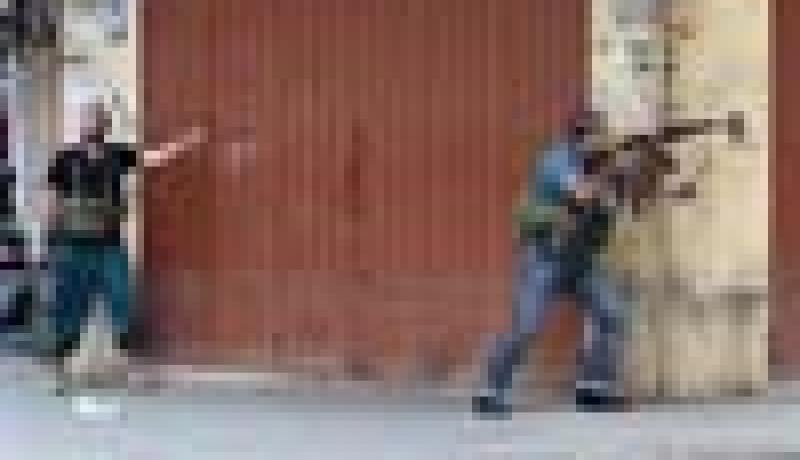 اتساع رقعة الإشتباكات على المحاور في طرايلس والجيش يرد بغزارة على مصادر النيران
