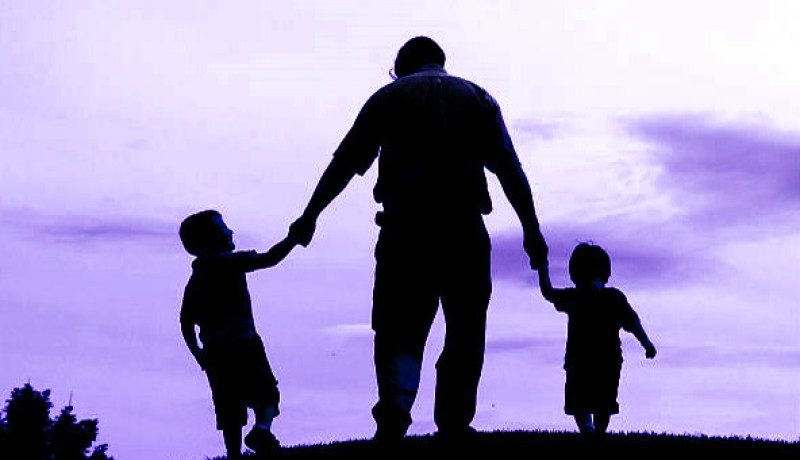 ظلم نفسه.. والدي حرمنا ومنح كل ماله لابن زوجته الثانية
