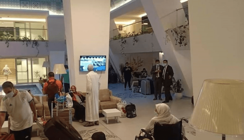 مغادرة المواطنين المحجور عليهم في مركب سيدي فرج