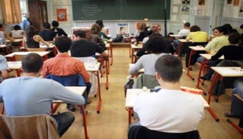 تلاميذ من بينهم فتاة‮ ‬يدخلون الثانوية في‮ ‬حالة سكر‬