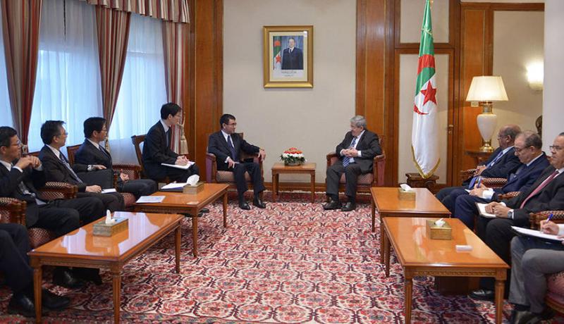 أويحيى يستقبل وزير الشؤون الخارجية الياباني