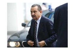 وزير النفط الليبي يرغب في اللجوء إلى الجزائر