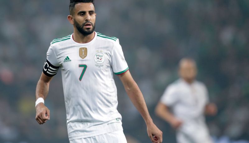 محرز يتضامن مع نجم المنتخب الدانماركي إيريكسن