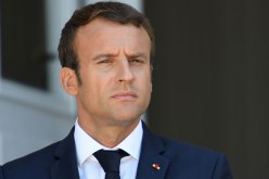 الرئيس الفرنسي “قلق” بعد توقف أرقام الطوارئ