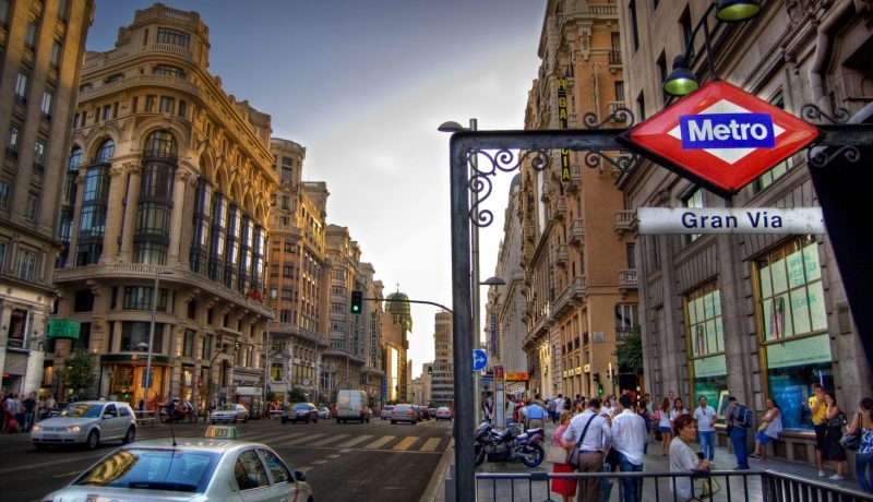 إغلاق ميدان “جران فيا” بمدريد عقب إنذار بوجود سيارة ملغومة بإسبانيا
