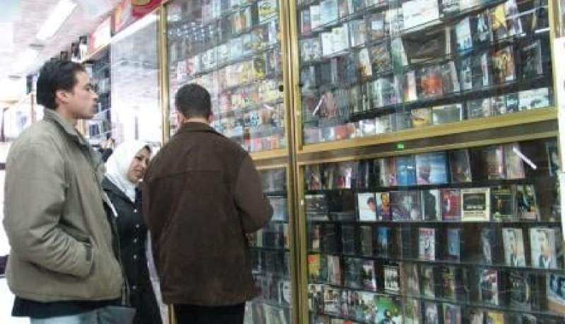 مصادرة 40 ألف قرص مضغوط مقلد لألبومات أغاني مطربين جزائريين