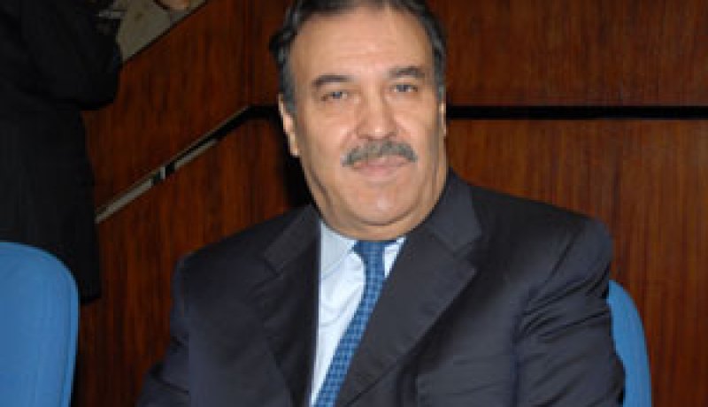 ميناء الجزائر سيعالج 000 800 حاوية في 2012