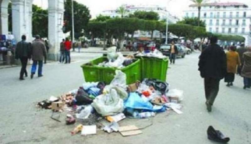 الشطب من السجل التجــــــــــــاري لكـــل تاجر يرمي القمامة على الرصيف!