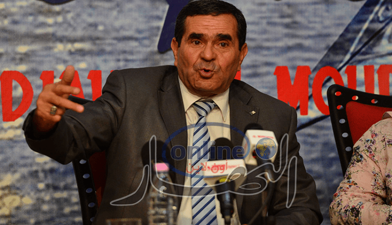 مهداوي: “يا بوتفليقة جمّد البطولة إلى 2025”