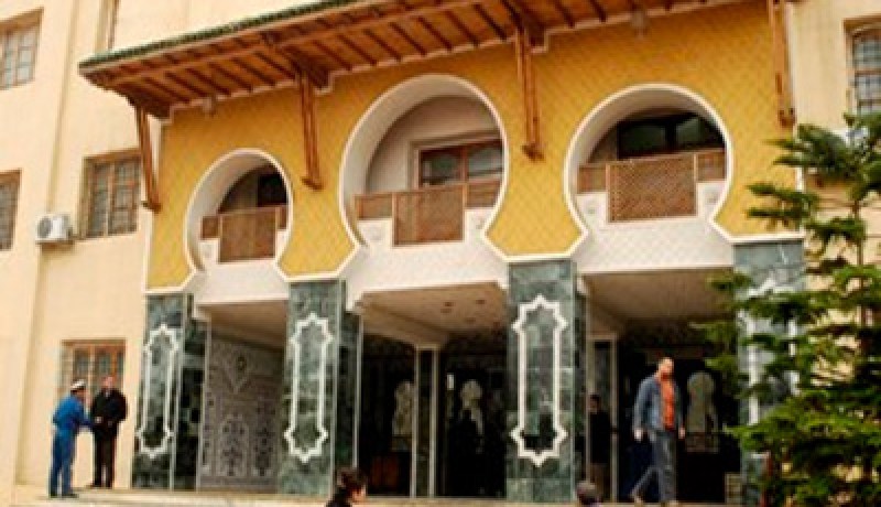 قاصر تهرب من منزلها لترافق حبيبها وأصدقائه إلى مسبح ببرج منايل‮ ‬