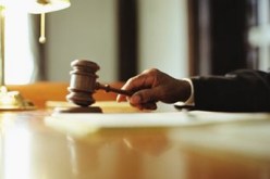 مدير المركز الوطني للصكوك البريدية  يقود شبكة لتبيض الأموال بأسماء أشخاص متوفين