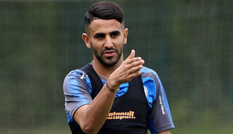 بالفيديو.. محرز يقدم دروسا في المراوغة