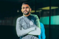 بالفيديو.. الطاقم الفني لـ “مانشستر سيتي” يُحفّز “محرز”!