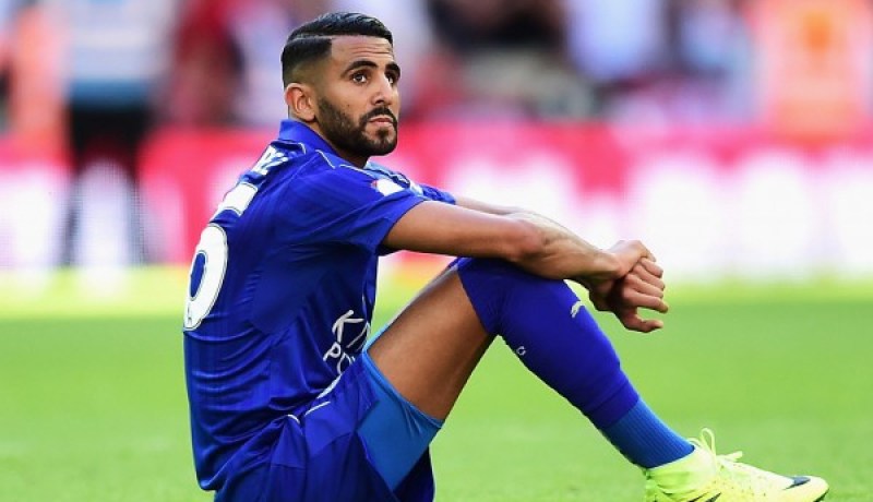 محرز “يُصرّ” على مغادرة ليستر رغم الفشل!