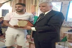 محرز يحظى باستقبال رسمي وتكريم من والي تلمسان