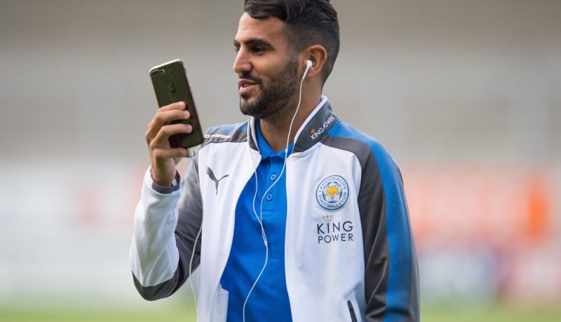 محرز عرض نفسه على “البارصا” لتعويض نيمار !