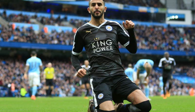 محرز يطالب ليستر سيتي بخفض قيمة بيعه