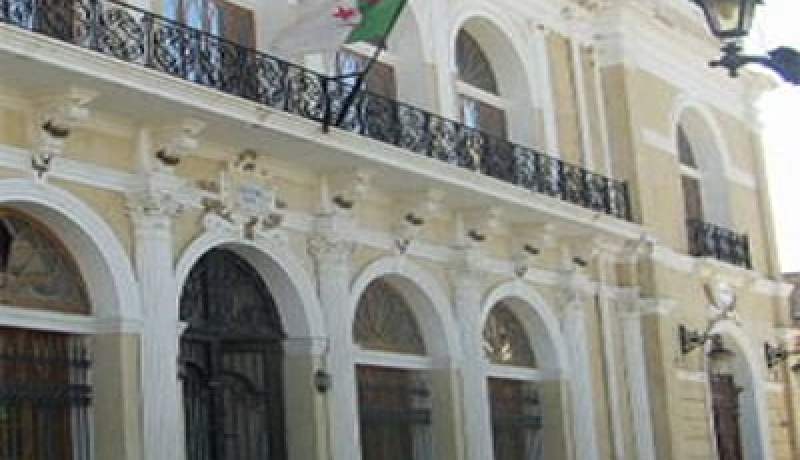 فنانو باتنة‮ ‬يطالبون بلجنة تحقيق رئاسية في‮ ‬مديرية الثقافة‮ ‬