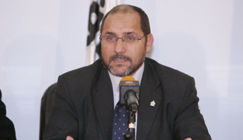 مقري يدعو المرأة الجزائرية إلى المشاركة بشكل أكبر في الحياة السياسية